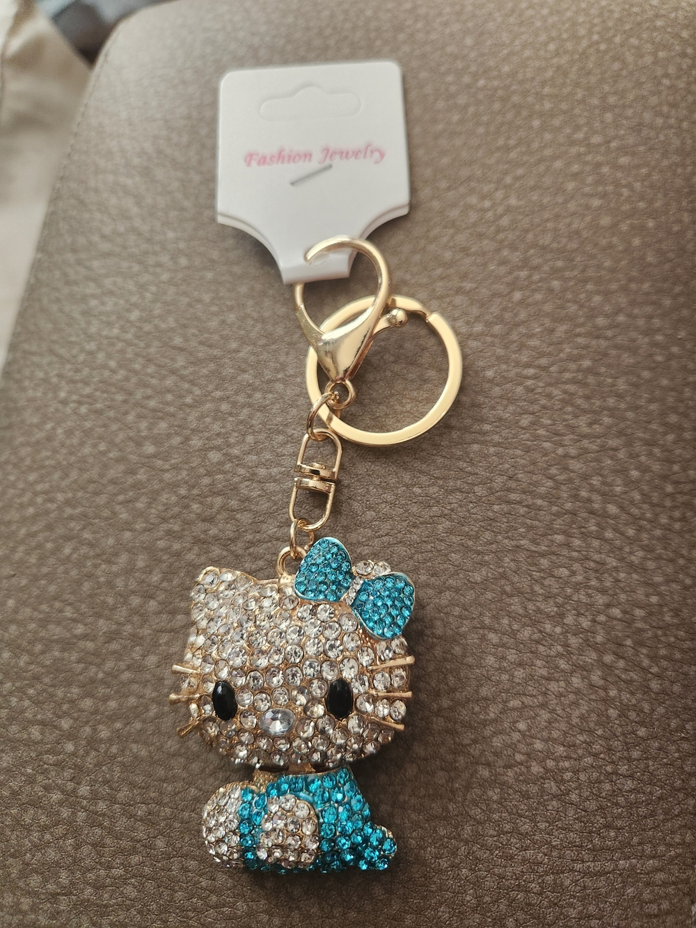 Fashion Jewelry Gold-Tone Crystal Cat Keychain/bag Charm Hello Kitty Inspired.